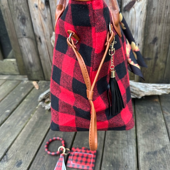 ❤️NEW BUFFALO PLAID TOTE BAG PURSE w/ CREDIT CARD ID BANGLE WRISTLET & TASSEL❤️ - Picture 8 of 9